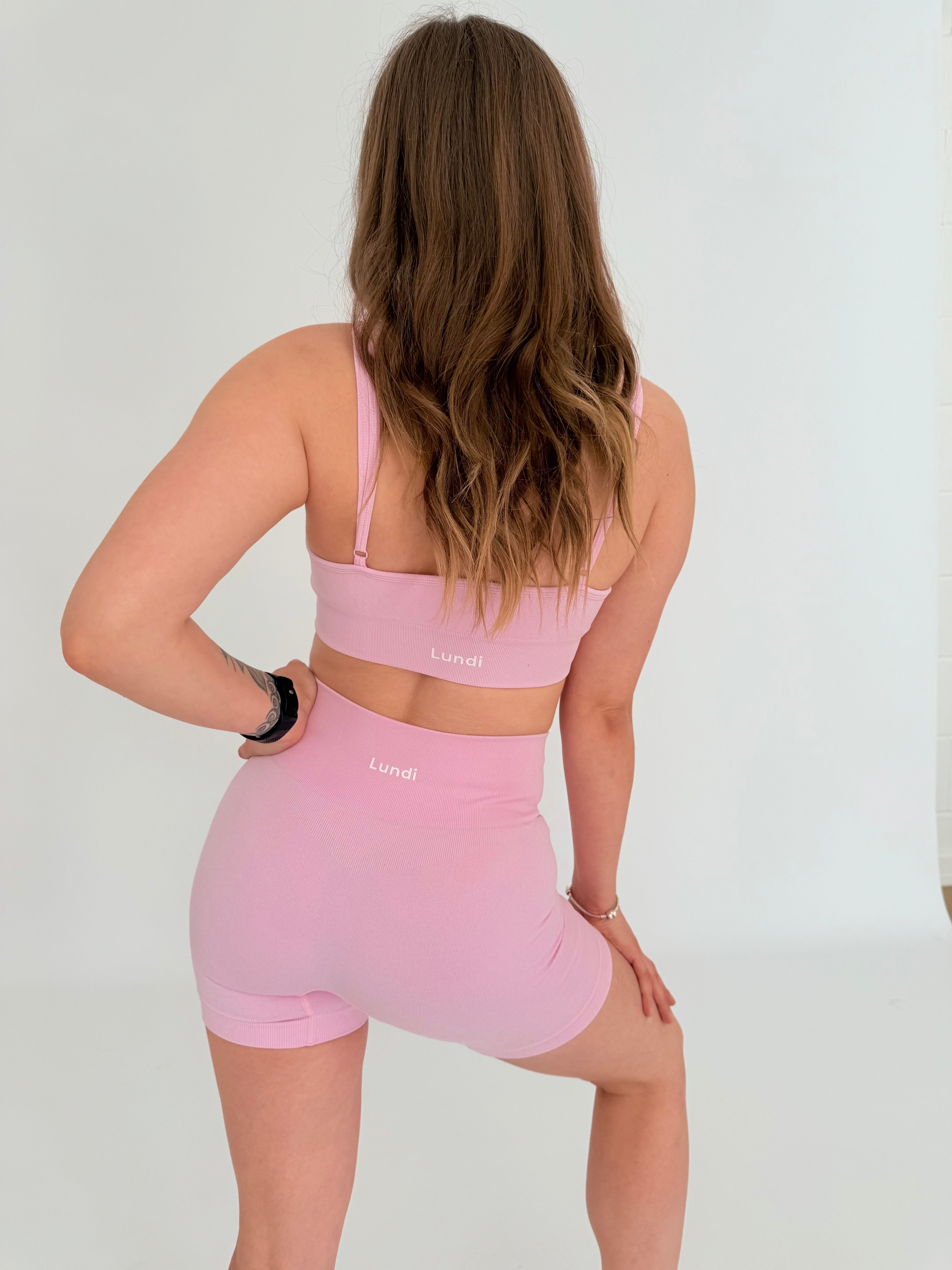「lundi store 」 Shorts – Lundi